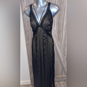 New Guess Glacey Black Lace Maxi Dress with Side Slits - Size Large never worn